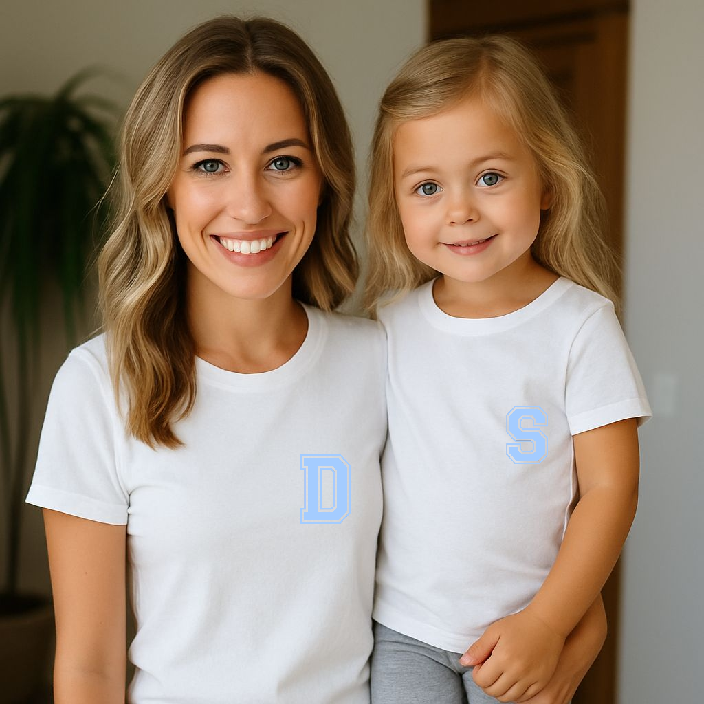 Camiseta Personalizable Inicial Mini Azul Pastel