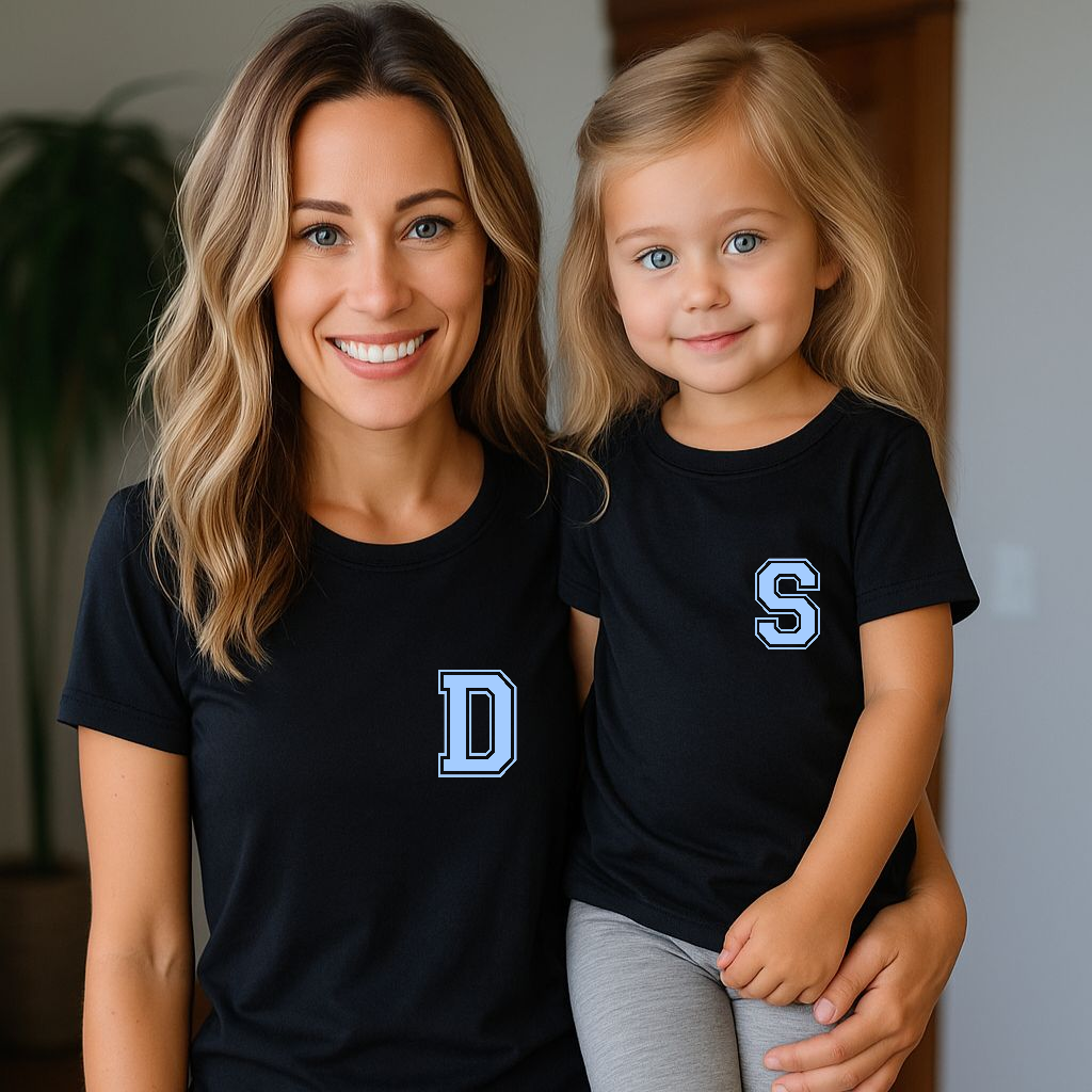 Camiseta Personalizable Inicial Mini Azul Pastel