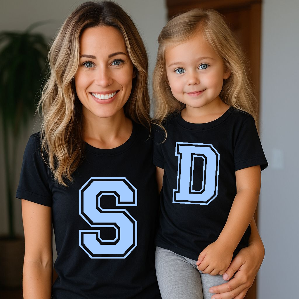 Camiseta Personalizable Inicial Azul Pastel