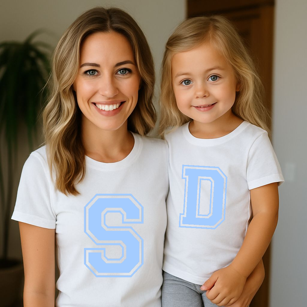 Camiseta Personalizable Inicial Azul Pastel